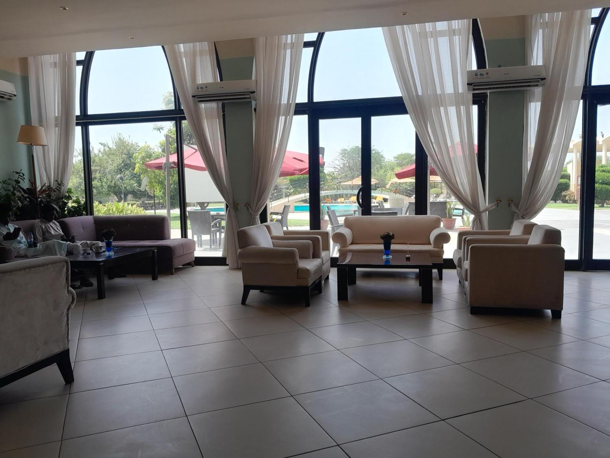 L'Amitie Hotel NʼDjamena Exterior foto